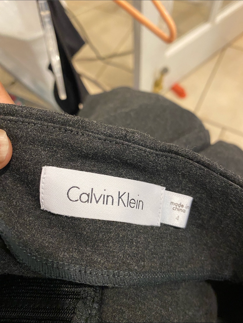 Calvin Klein size 4 skirt good condition - Picture 3 of 4